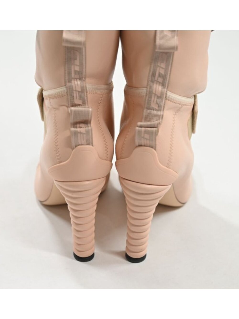Fendi Promenade Lamb Leather Bootie in Rosa - Picture 9 of 12